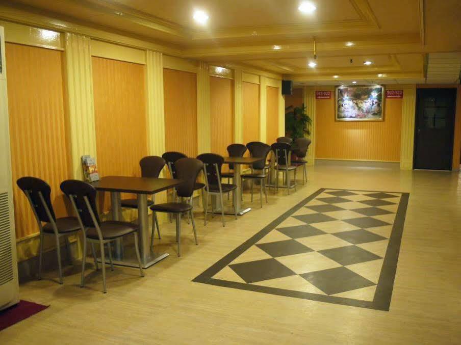 Jing Dian Business Hotel Таоюань Екстер'єр фото